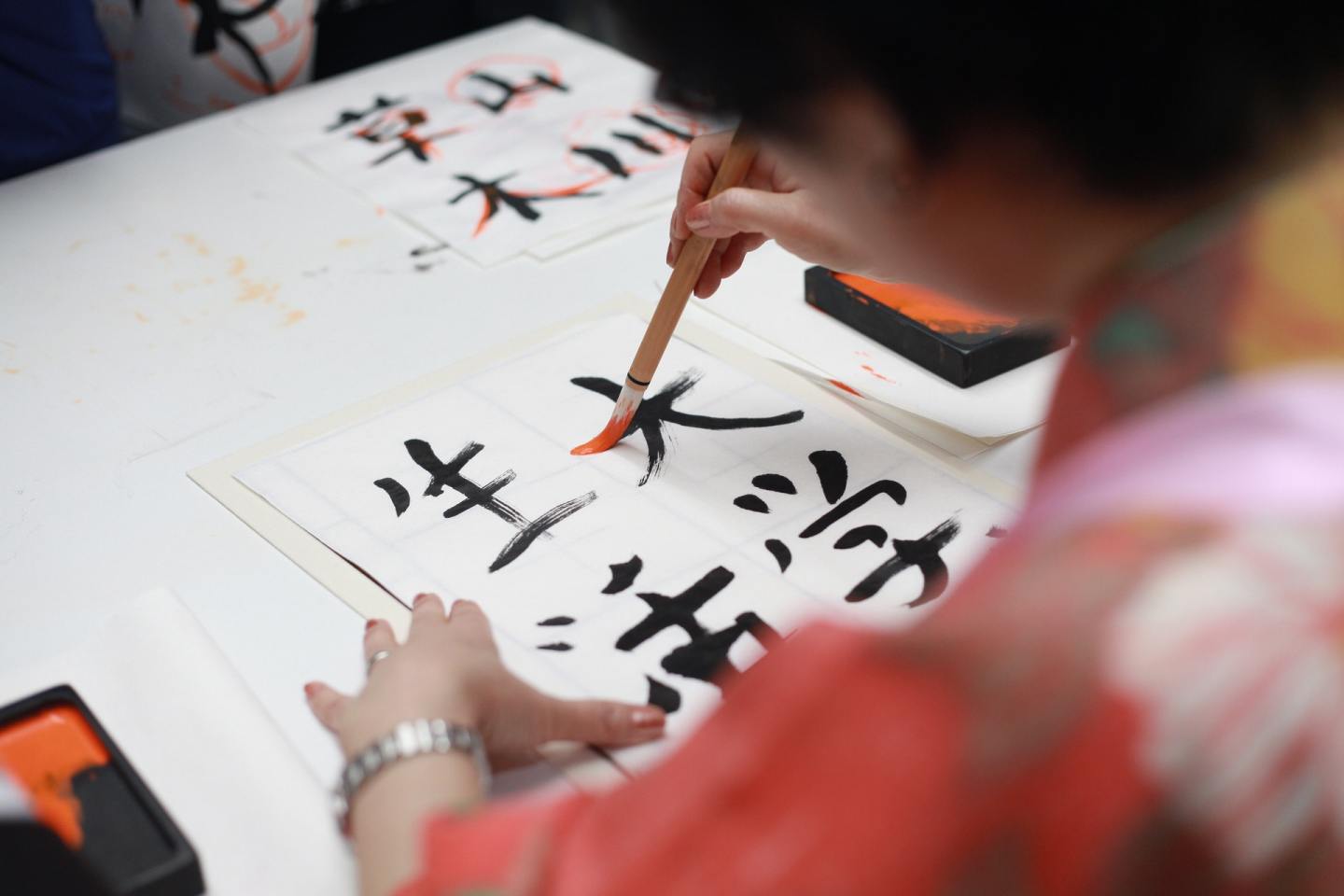 說明: C:\Users\dell\Desktop\黎美麗（電腦電腦電腦版）\【訪問·段教授】2021.01   黎敏\在國外許多人通過孔子學院學習中文02.jpg