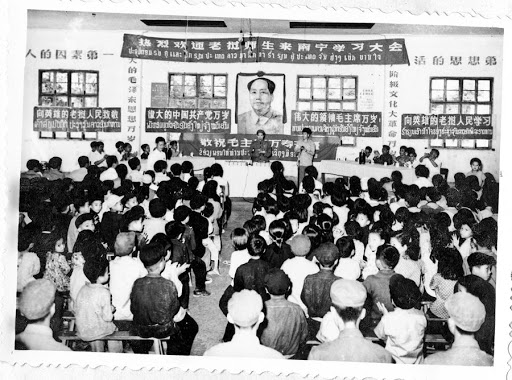 1968年5月17日，南寧“六七”學(xué)校舉行開(kāi)學(xué)儀式