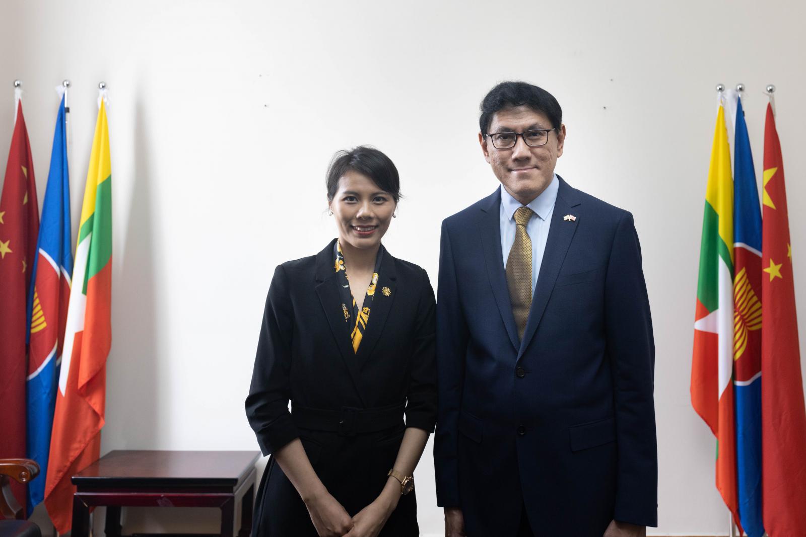 緬甸聯(lián)邦共和國駐華大使苗丹佩接受東博社記者采訪（攝影 陳宇）